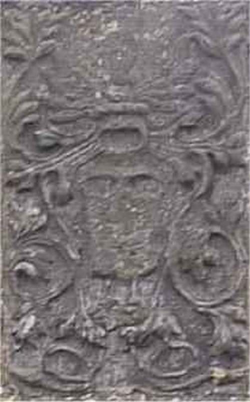 Steen met vermoedelijk het wapen van Van der Marck, gemetseld in de muur rond Oldruitenborg aan de Groenestraat en vermoedelijk afkomstig uit de Mariakerk